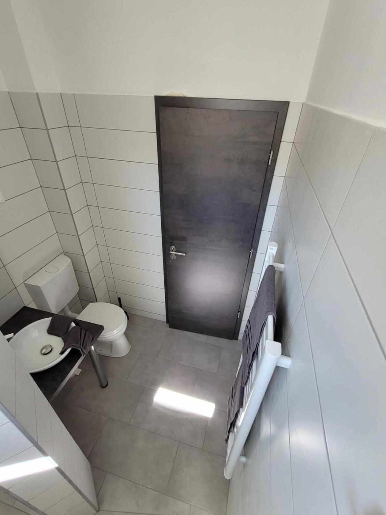 Vecsesi Rendezvenykoezpont Es Panzio Bed & Breakfast Luaran gambar