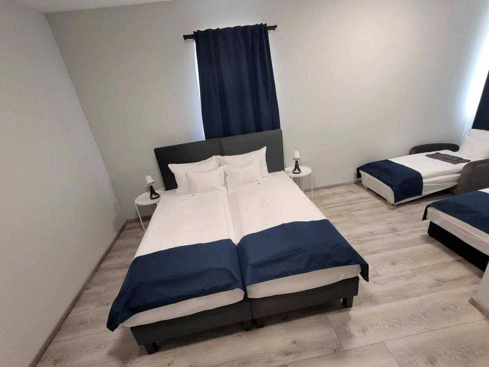 Vecsesi Rendezvenykoezpont Es Panzio Bed & Breakfast Luaran gambar
