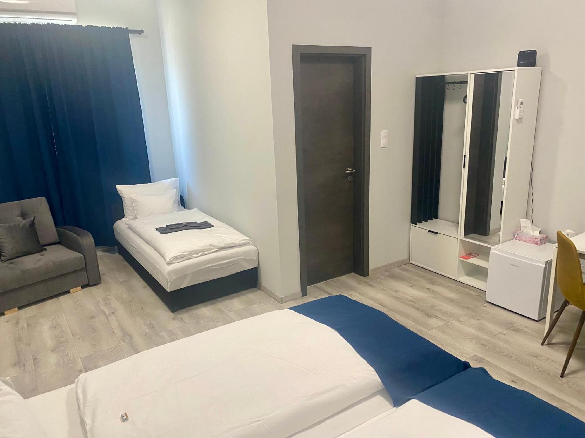 Vecsesi Rendezvenykoezpont Es Panzio Bed & Breakfast Luaran gambar